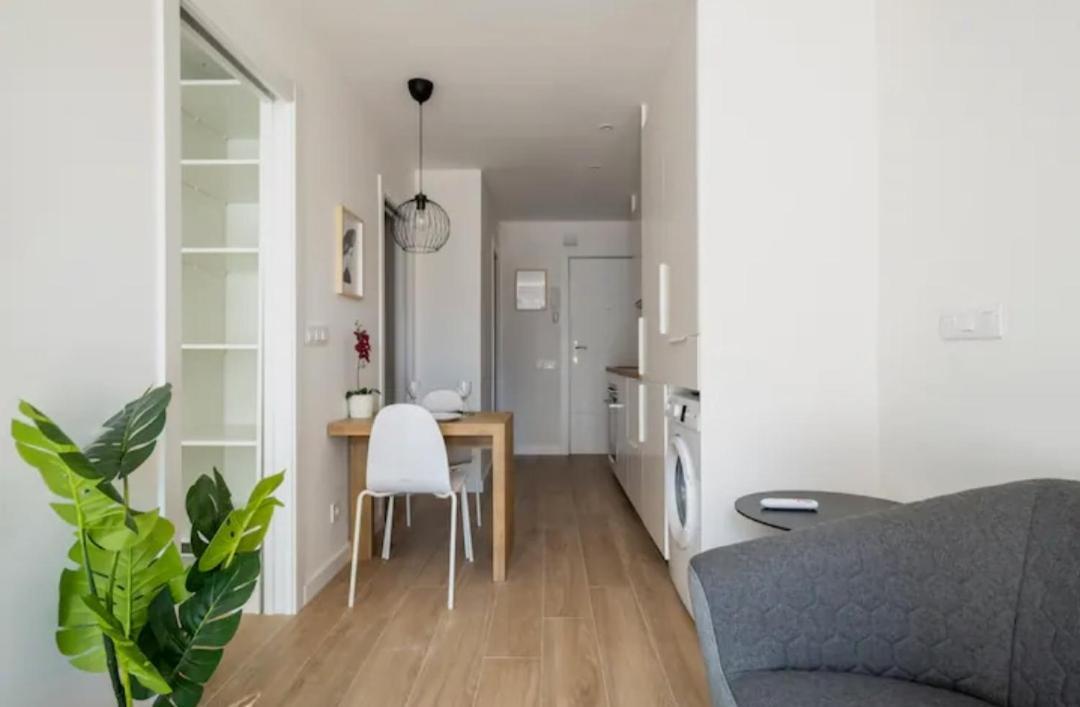 Apartment Close To The Beach Sant Adria de Besos Luaran gambar