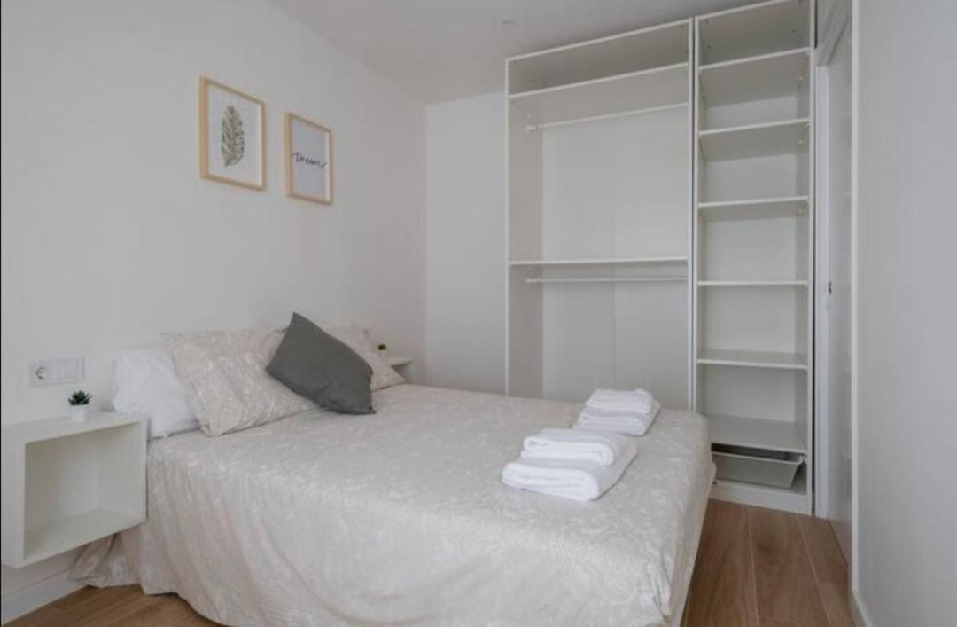 Apartment Close To The Beach Sant Adria de Besos Luaran gambar