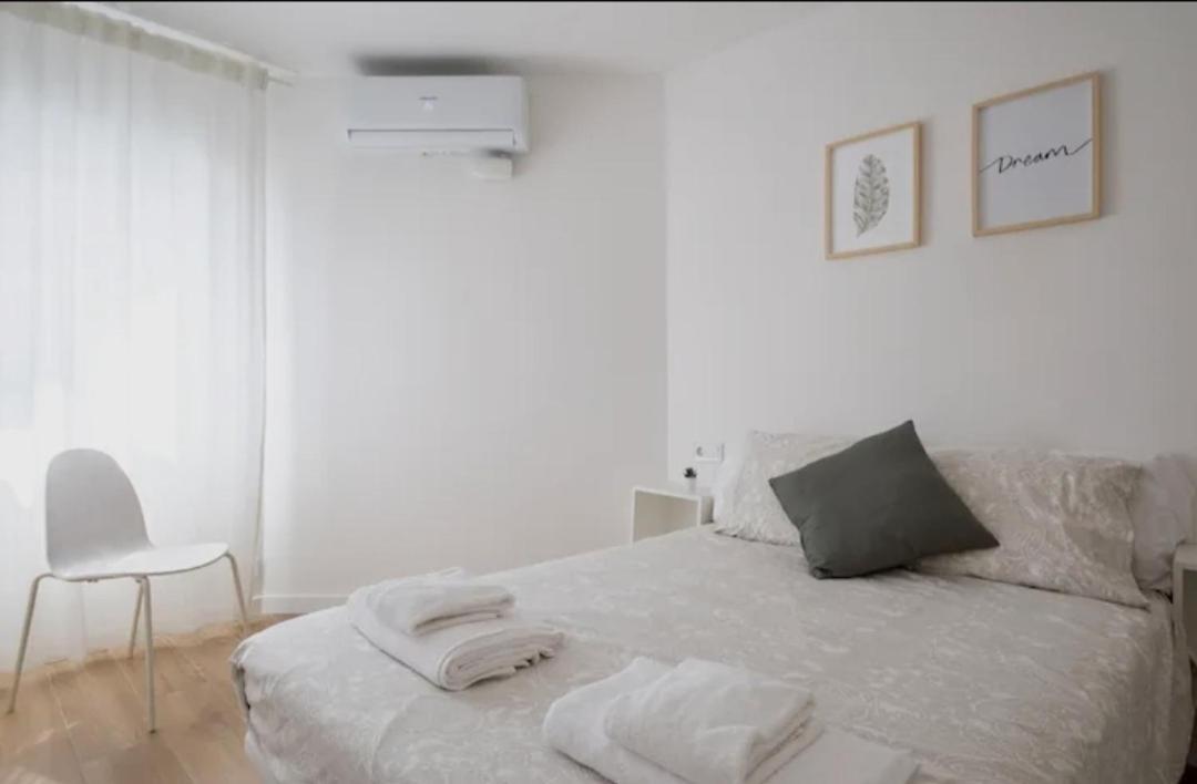 Apartment Close To The Beach Sant Adria de Besos Luaran gambar