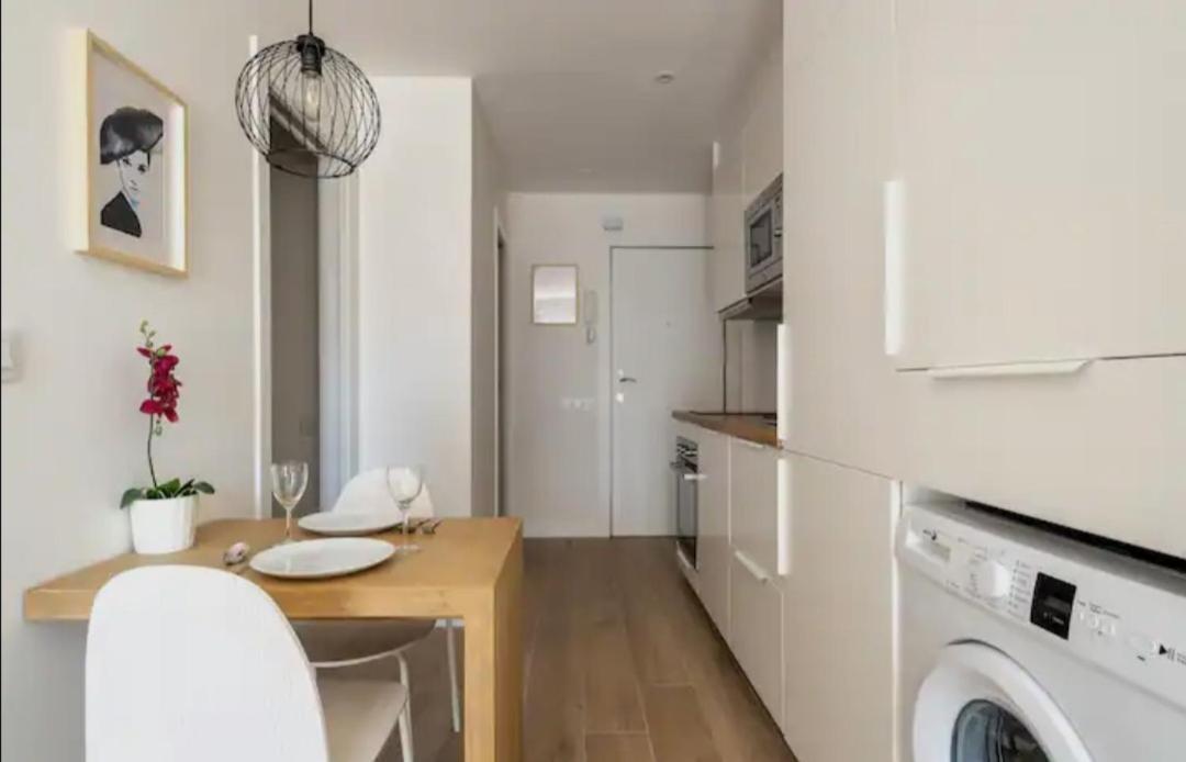 Apartment Close To The Beach Sant Adria de Besos Luaran gambar