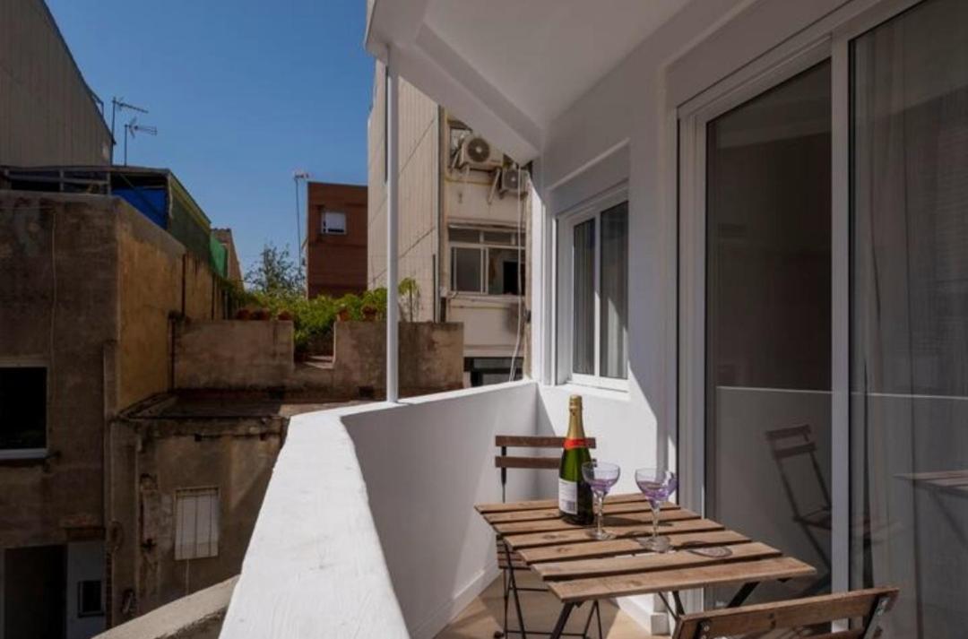 Apartment Close To The Beach Sant Adria de Besos Luaran gambar