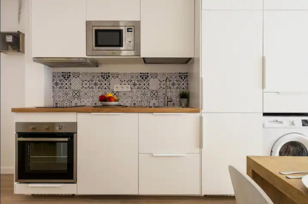 Apartment Close To The Beach Sant Adria de Besos Luaran gambar