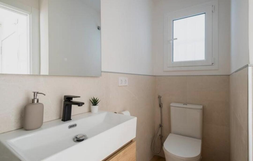 Apartment Close To The Beach Sant Adria de Besos Luaran gambar