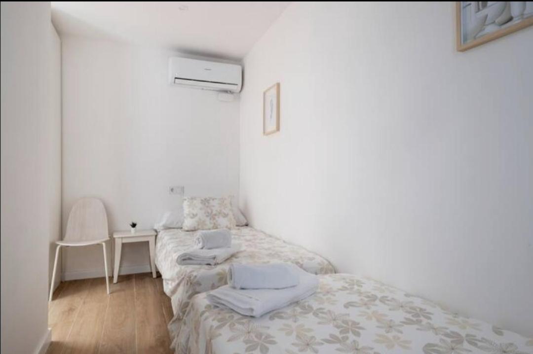 Apartment Close To The Beach Sant Adria de Besos Luaran gambar